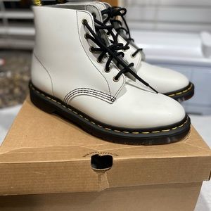 Doc Martens 101 Smooth White US Women 10, US Men 9